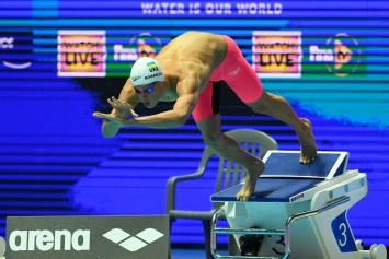 Романчук стал вторым на этапе Кубка мира в Дохе на 400-метровке вольным стилем