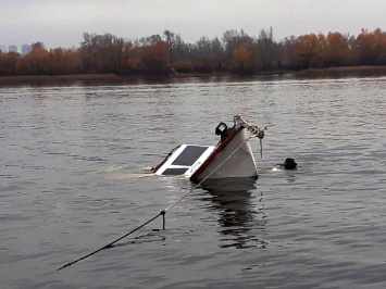 На реке в Облонском районе затонула яхта