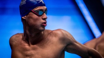 Украинский пловец выиграл золото на Кубке мира с рекордным результатом (видео)