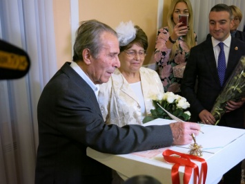 Пара влюбленных одесситов прожила вместе 60 лет и обновила брачные обеты
