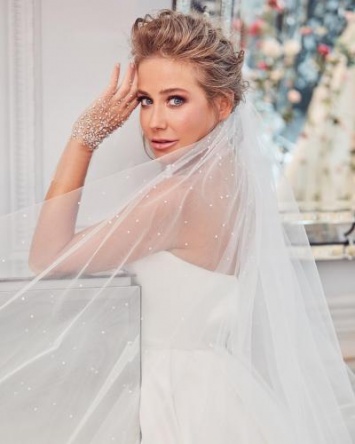 «Мне очень идет!» - Барановская в свадебном платье перестала скрывать свое счастье