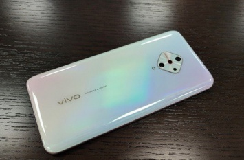 Опубликовано фото смартфона Vivo S17