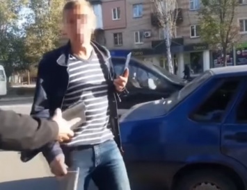 Езда под наркотиками: в центре Мелитополя остановили водителя (видео)