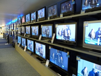 Не на каждой стене поместится: китайцы выпустили по-настоящему большой телевизор - вы будете поражены