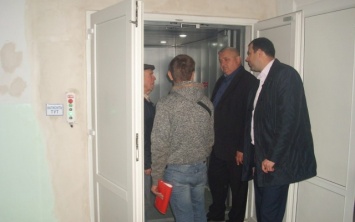В Белозерской больнице ввели в эксплуатацию лифт
