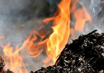 На Николаевщине спасатели дважды тушили мусорные пожары