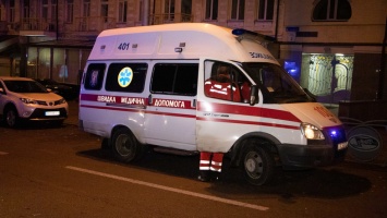 В центре Киева парень прокусил другу руку и выпрыгнул из окна многоэтажки