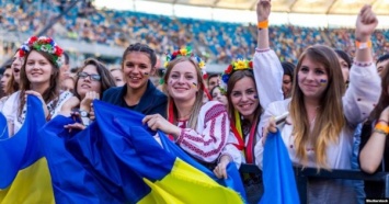 В Украине на 20% снизилась доля уверенных в правильном развитии страны граждан
