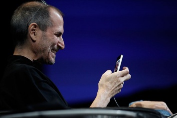 Apple вернется в iPhone 12 к дизайну смартфонов от Стива Джобса