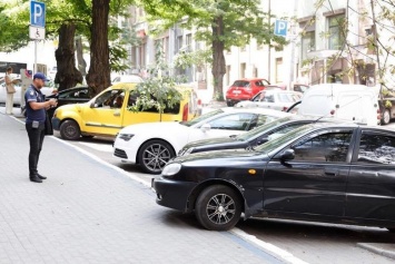 Ситуация с парковками в Днепре: о чем говорили депутаты горсовета