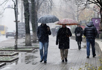Дико зальет дождями: синоптики разочаровали новым прогнозом на зиму в Украине