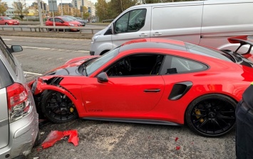 Покупатель во время тест-драйва Porsche устроил массовое ДТП