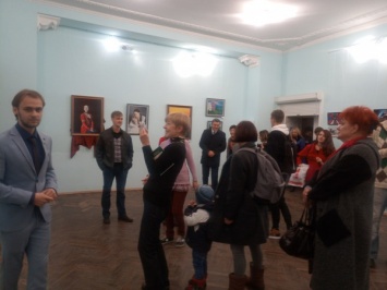 Картины криворожанина Никиты Грудева демонстрируются на выставке в Харьковском планетарии