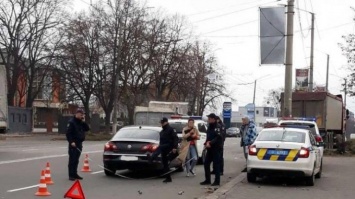 В Хмельницком девушка-водитель врезалась в полицейских
