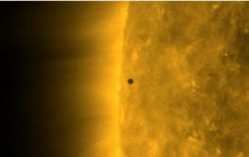 NASA сняло на видео транзит Меркурия перед Солнцем (видео)