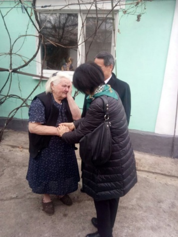 Посол Японии в Украине с супругой посетил попаснян, чьи дома восстановлены за счет японского правительства. ФОТО