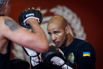 Темнокожий украинский боксер рассказал, как расправлялся с расистами в Украине
