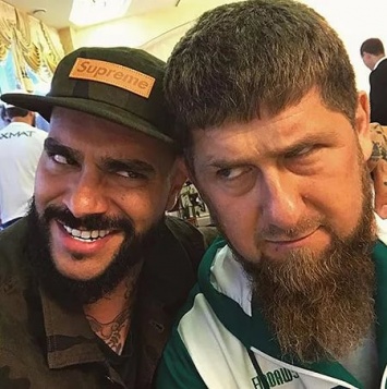 Рэпер Саша Тилэкс извинился перед Кадыровом за пародию на него и Тимати