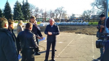 Алекасандр Бондаренко оценил ход работ на Соборной площади Павлограда