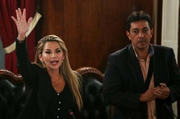 Временный президент Боливии пообещала не лишать соратников Моралеса права участвовать в выборах