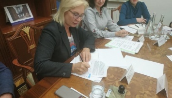 Денисова обратилась в КСУ из-за пенсий госслужащих