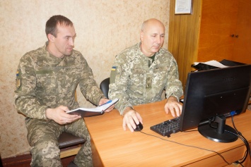 Харьковские военкоматы вызывают офицеров запаса