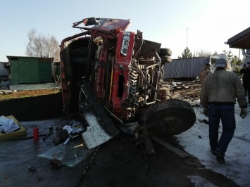 В Запорожской области произошло серьезное ДТП с фурой: пострадали люди (ФОТО)
