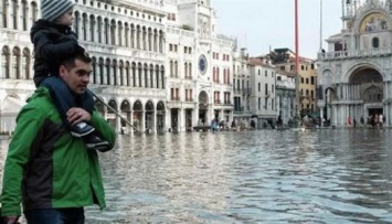 Жителей Венеции предупредили о новом подъеме уровня воды