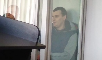 Обвиняемые в убийстве студенты-костоломы, в Павлограде, слушают пострадавшую сторону