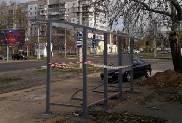 В Заводском районе взялись за капитальный ремонт остановки на углу Садовой и Кузнецкой (ФОТО)