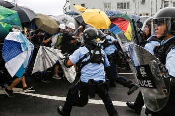 Гонконг может потерять автономию из-за протестов людей