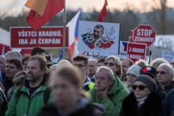 Около 300 тысяч чехов вышли на улицы против премьера Бабиша