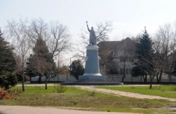 В Мелитополе вандалы добрались до памятника Богдану Хмельницкому (фото)