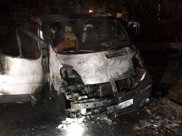 В Николаеве ночью горели два автомобиля (ФОТО)