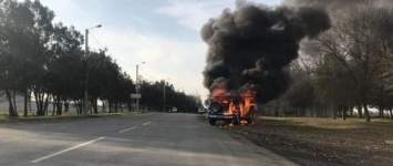 Под Одессой на ходу сгорел полицейский автомобиль, фото