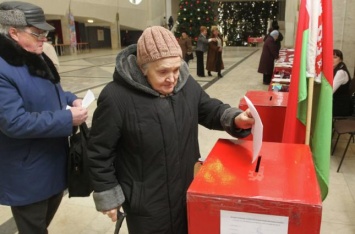 Выборы в Беларуси: половина избирателей проголосовала досрочно