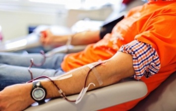 Американец сдал 303 литра крови и спас почти 2 тысячи жизней