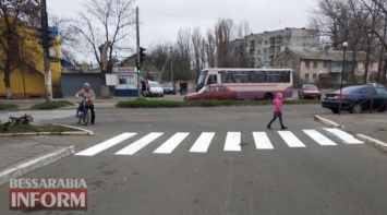 В Одесской области водитель внедорожника на пешеходном переходе сбила двух маленьких детей