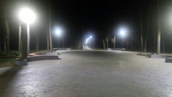 В парке «Совки» засветились первые фонари