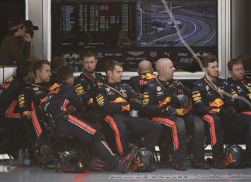 Red Bull установил новый рекорд Формулы-1 по скорости пит-стопа - 1,82 сек