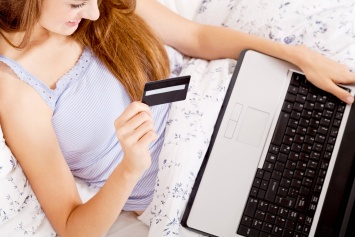 Психологи предупредили об опасности онлайн-шопинга