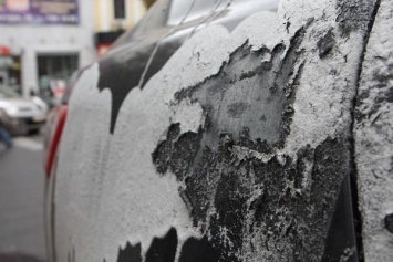 Ваши автомобили могут быть в опасности: в Днепре орудуют вандалы с кислотой