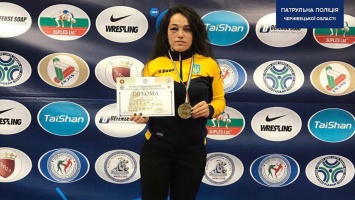 Украинская полицейская с синяком на поллица стала чемпионкой мира по панкратиону: фото