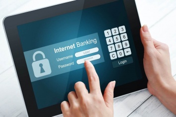 Известный банк прекратит обслуживать клиентов через интернет