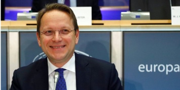 В Европарламенте утвердили венгерского еврокомиссара, который будет курировать украинское направление