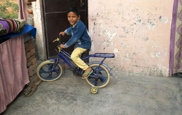 В Индии шестилетнего ребенка сделали божеством
