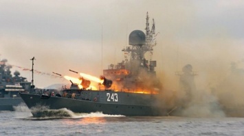 Десяток военных кораблей и боевая авиация: РФ открыла дикий огонь в Черном море