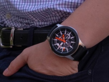 Умные часы Samsung Galaxy Watch обзавелись полезными функциями