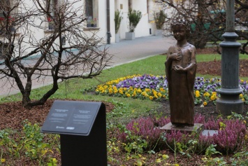 В Кракове открыли памятник Анне Ярославне