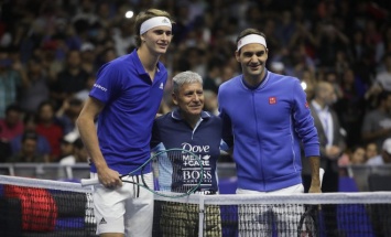 Федерер победил Зверева в первом матче латиноамериканского турне